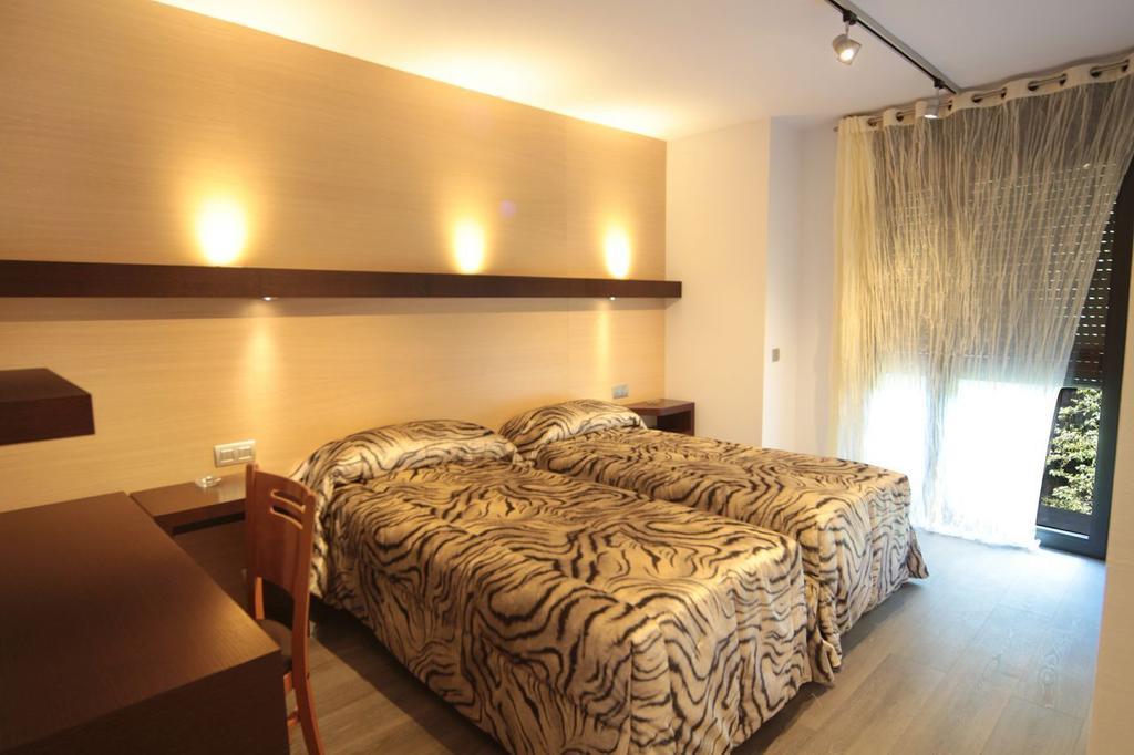 Hotel 9 Sant Antoni Ribes De Freser Room photo