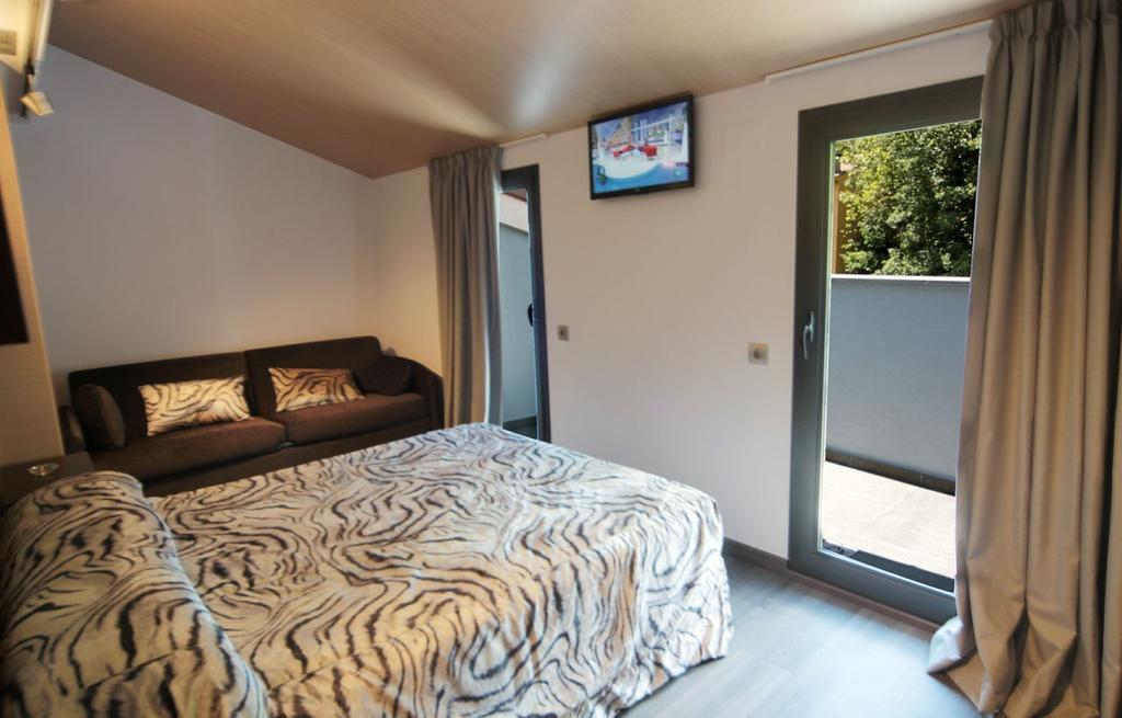 Hotel 9 Sant Antoni Ribes De Freser Room photo